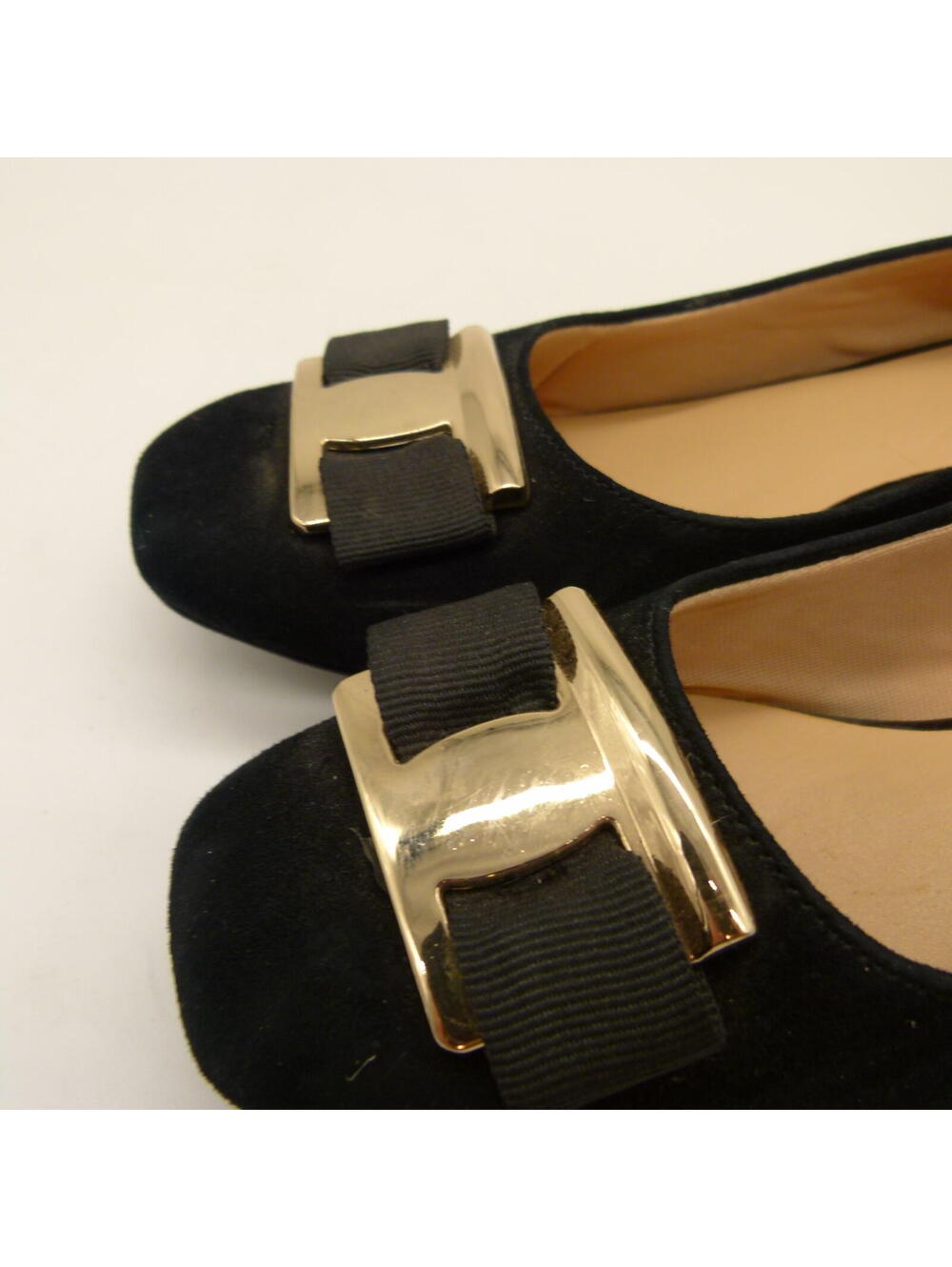 Trotters Black Velvet Heels Gold Hardware Women’s 7M - Picture 2 of 8